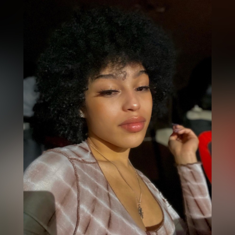 Meet your Posher, Kanani